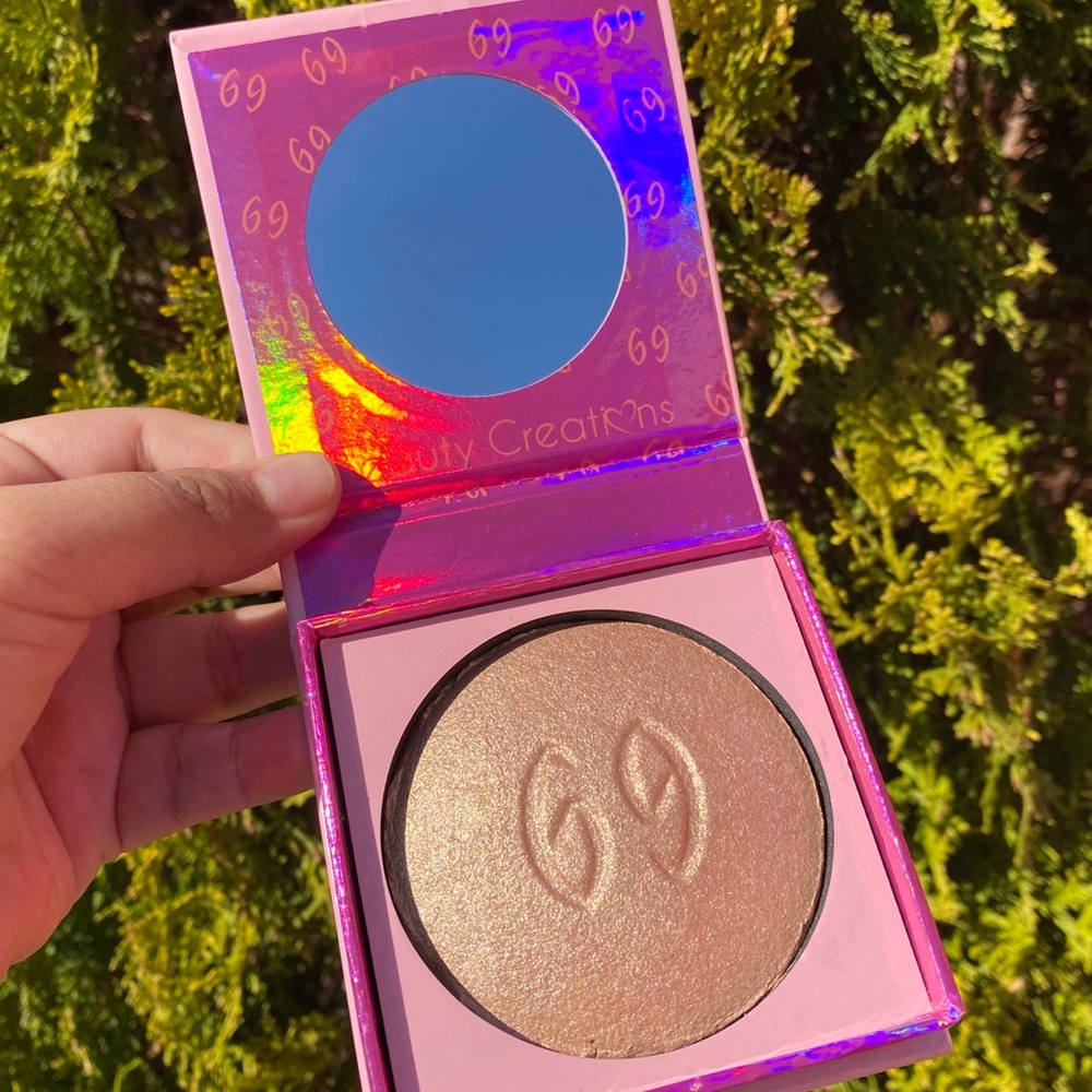 ANNETTE69 x Beauty Creations High Lighter
